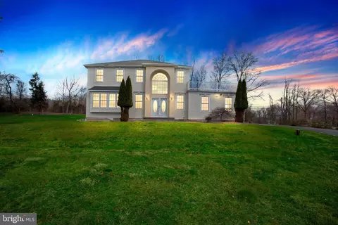 78 Hallowell Dr, Newtown, PA 18940
