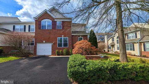 107 Dispatch Dr, Washington Crossing, PA 18977