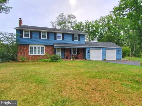 354 Fairhill Dr, Southampton, PA 18966