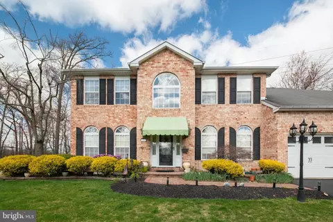 621 Sawtree Ln, Bensalem, PA 19020