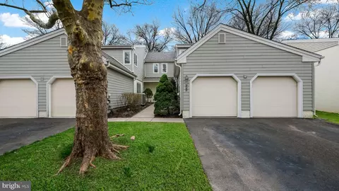 329 Dorset Ct, Doylestown, PA 18901