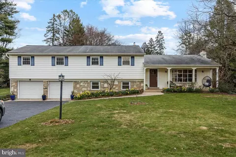 7 Olivia Dr, Yardley, PA 19067