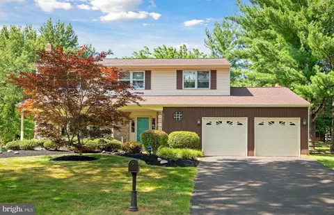 192 Forrest Dr, Southampton, PA 18966