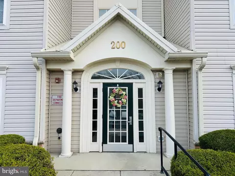 200 Claret Ct #103, Warrington, PA 18976