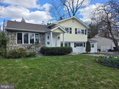 119 Makefield Rd, Yardley, PA 19067