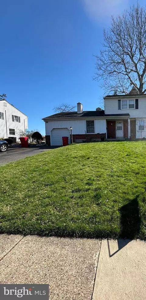 1015 Gorson Dr, Warminster, PA 18974
