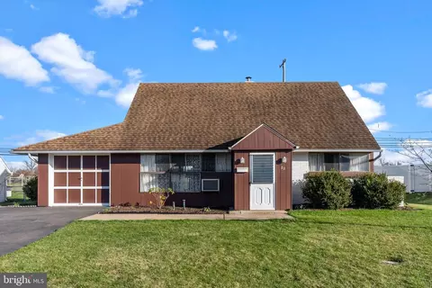 82 Harmony Rd, Levittown, PA 19056