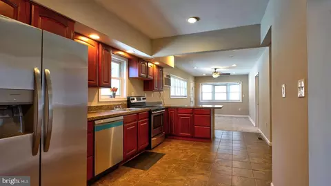 981 Prospect Ave, Croydon, PA 19021 photo 4