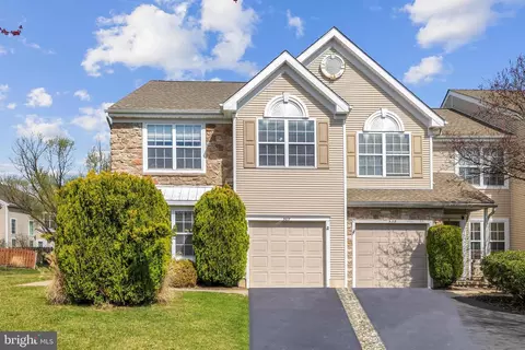 507 Coachwood Ct, Newtown, PA 18940