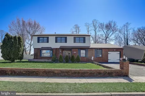 512 Drexel Rd, Fairless Hills, PA 19030
