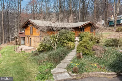 2266 Chestnut Rd, Coopersburg, PA 18036