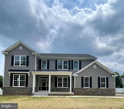 2244 Forest Glen Dr, Warrington, PA 18976