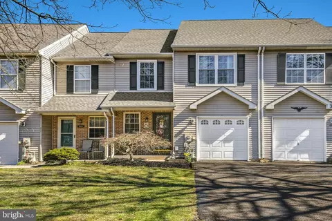 4933 Tall Cedar Ct, Pipersville, PA 18947