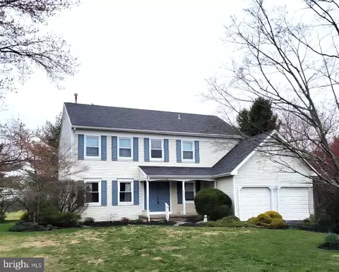 2 Balsam Ct, Newtown, PA 18940