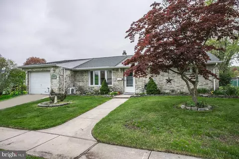 2515 Winton Dr, Bristol, PA 19007