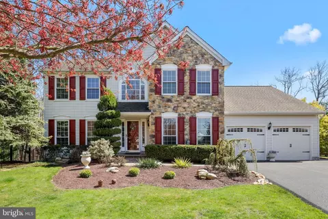 1047 Erin Ct, Yardley, PA 19067