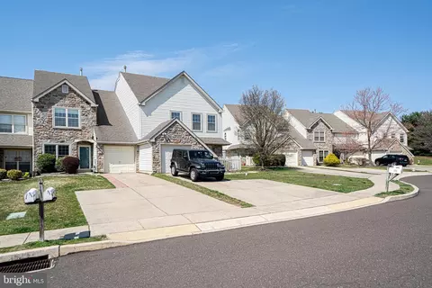 121 Heath Ct, Chalfont, PA 18914