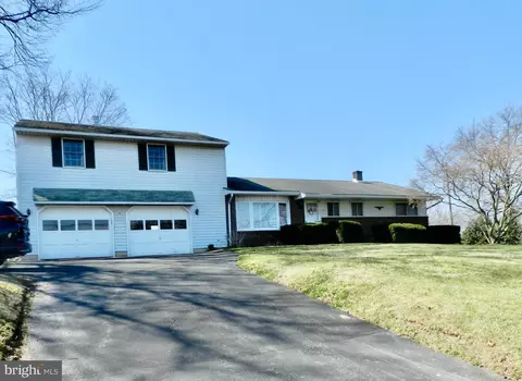 124 S Baringer Ave, Perkasie, PA 18944