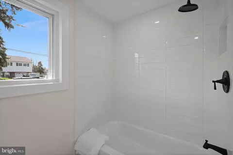 Bath - 1491 Hampton Ln, Warminster, PA 18974 photo 2 of 2