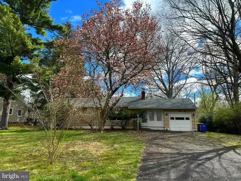 2006 Woodland Dr, Yardley, PA 19067
