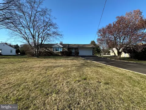 826 Central Ave, Southampton, PA 18966
