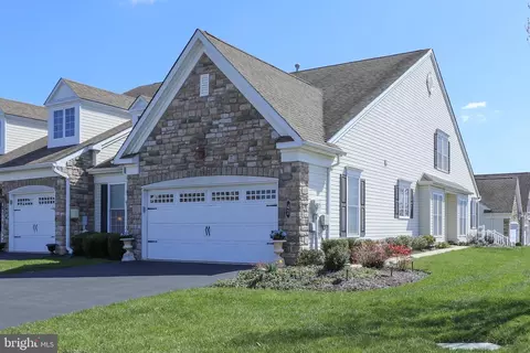 42 Komen Ct, Sellersville, PA 18960