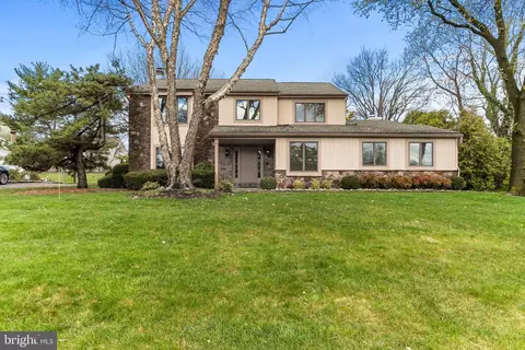 54 Summer Pl, Huntingdon Valley, PA 19006