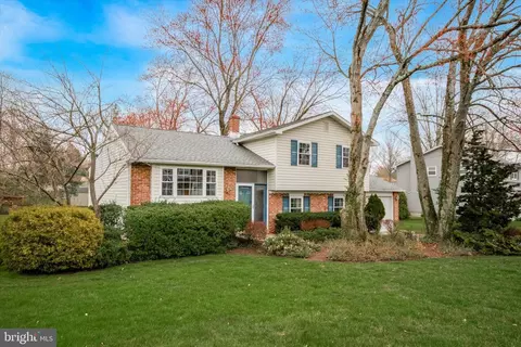 235 Valley Dr, Yardley, PA 19067