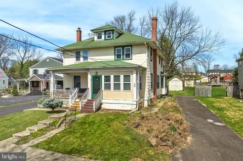 15 Greenwood Ave, Line Lexington, PA 18932