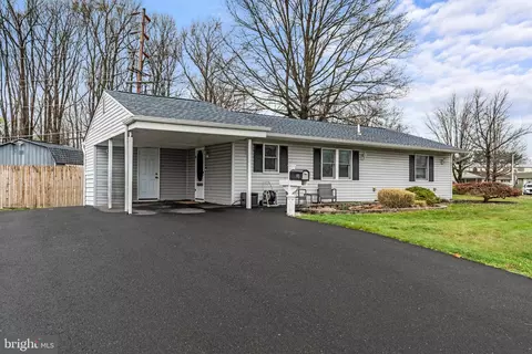91 Border Rock Rd, Levittown, PA 19057