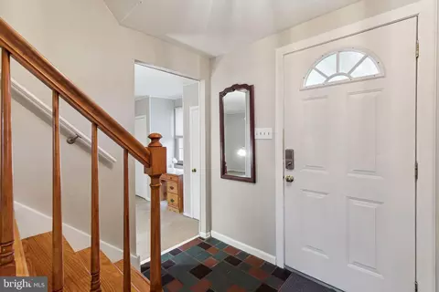 Entry Way - 1419 Devon Rd, Warminster, PA 18974 photo 1 of 3