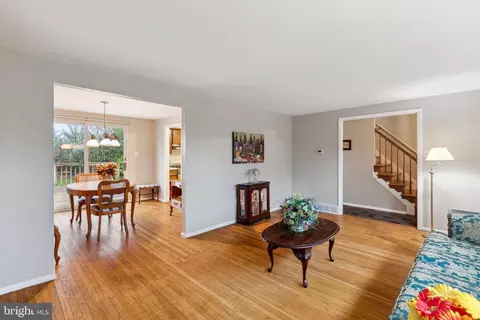 Living - 1419 Devon Rd, Warminster, PA 18974 photo 3 of 6