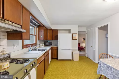 Kitchen - 1419 Devon Rd, Warminster, PA 18974 photo 5 of 5