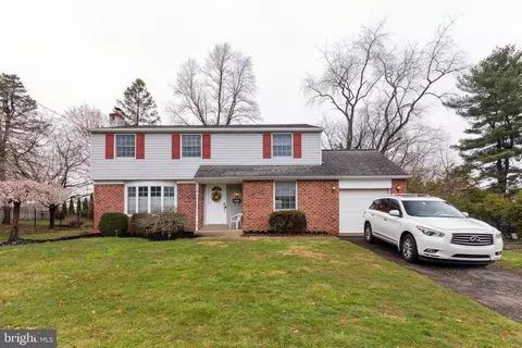 Exterior - 1419 Devon Rd, Warminster, PA 18974 photo 2 of 11