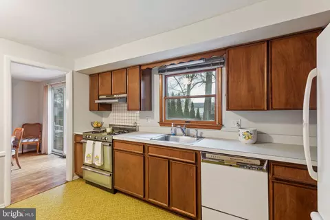 Kitchen - 1419 Devon Rd, Warminster, PA 18974 photo 1 of 5