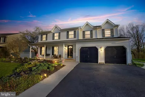 627 Highpointe Cir, Langhorne, PA 19047
