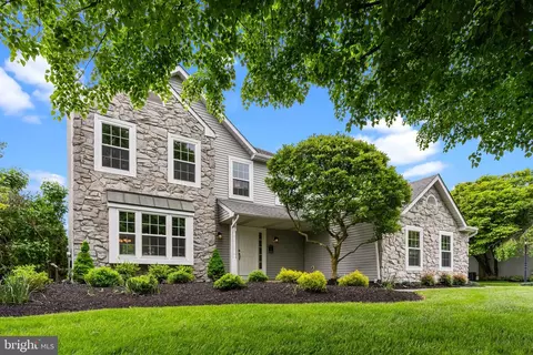 1 Geranium Ct, Newtown, PA 18940