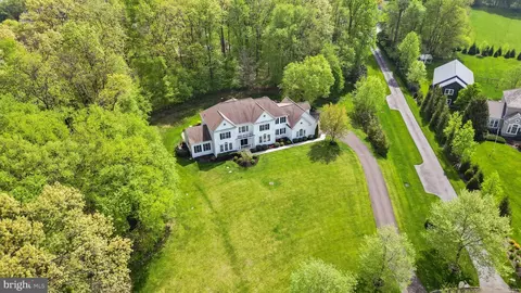 107 Meadow View Dr, Doylestown, PA 18902