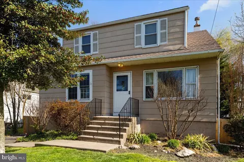 Exterior - 369 Beech St, Warminster, PA 18974 photo 2 of 11