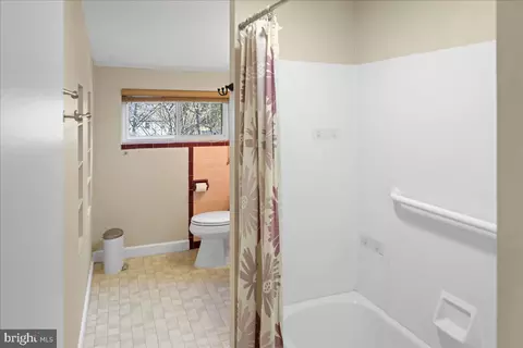 Bath - 369 Beech St, Warminster, PA 18974 photo 3 of 3