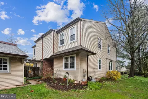 4 Stacey Dr, Doylestown, PA 18901