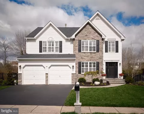 111 Riverwoods Dr, New Hope, PA 18938