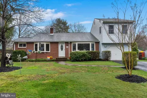 35 Manor Ln #N, Yardley, PA 19067