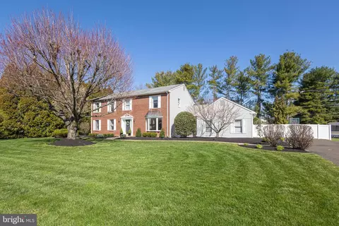 16 Gaelic Ct, Holland, PA 18966