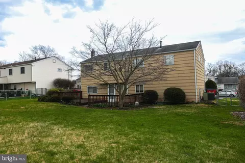 Exterior - 1028 Carousel Dr, Warminster, PA 18974 photo 6 of 12