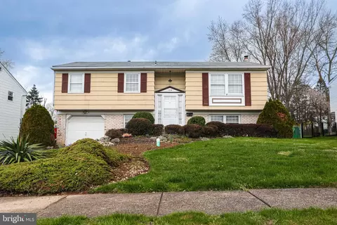 Exterior - 1028 Carousel Dr, Warminster, PA 18974 photo 2 of 12