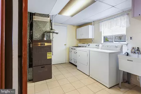 Kitchen - 1028 Carousel Dr, Warminster, PA 18974 photo 3 of 3