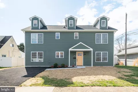 61 Nickelhill Ln, Levittown, PA 19054