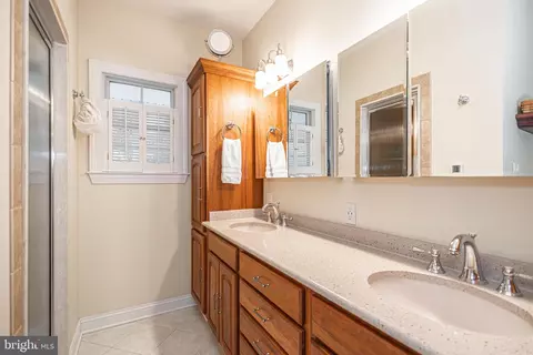 Bath - 2285 Valley Rd, Jamison, PA 18929 photo 1 of 4