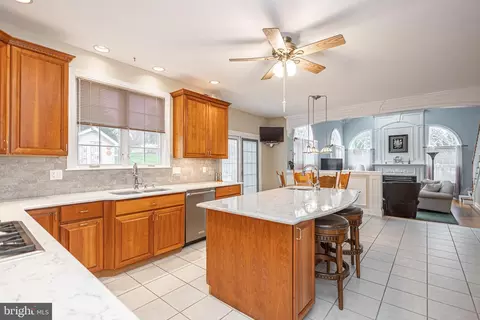 Kitchen - 2285 Valley Rd, Jamison, PA 18929 photo 3 of 4